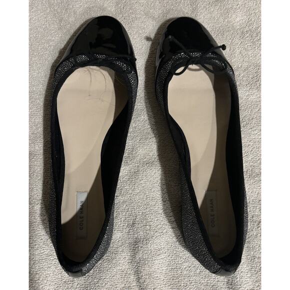 Cole Haan Black & White Leather w/ Patent Cap Toe Flats Size 8.5 B - Picture 1 of 6